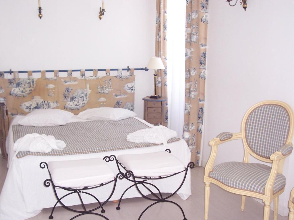 باربوتان ليه ثيرميس Hotel Beausejour الغرفة الصورة