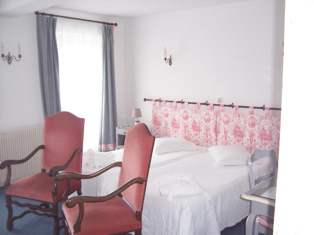 باربوتان ليه ثيرميس Hotel Beausejour الغرفة الصورة